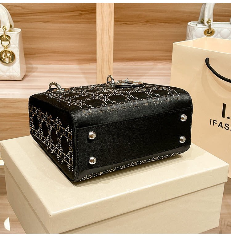 Mariam's Collection Hot diamond heavy industry high-end satin Princess Diana bag（MAC220） — main product shot
