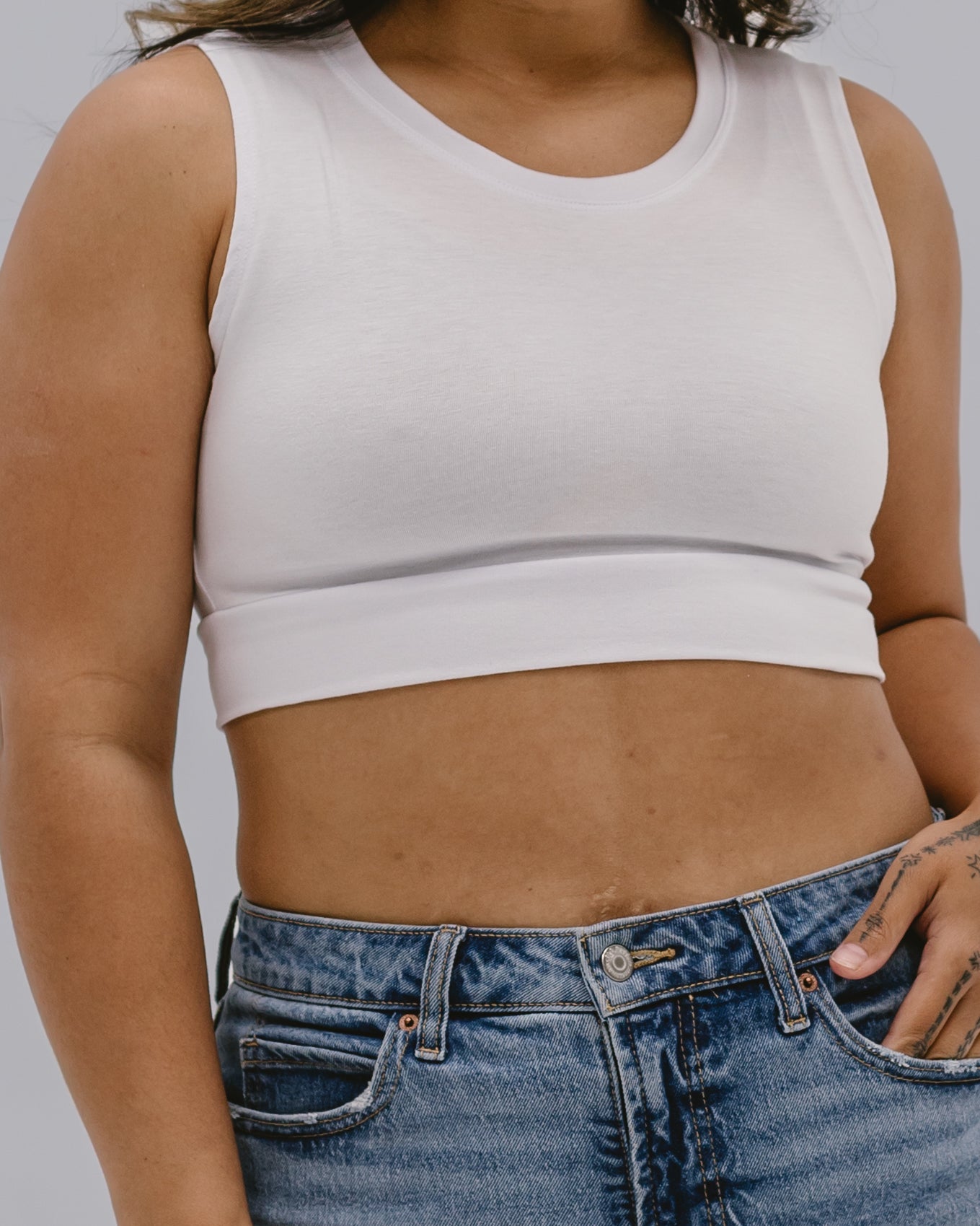 HALFTEE Layering Fashions Crew Neck Tank Halftee — HALFTEE Layering Fashions branding close-up