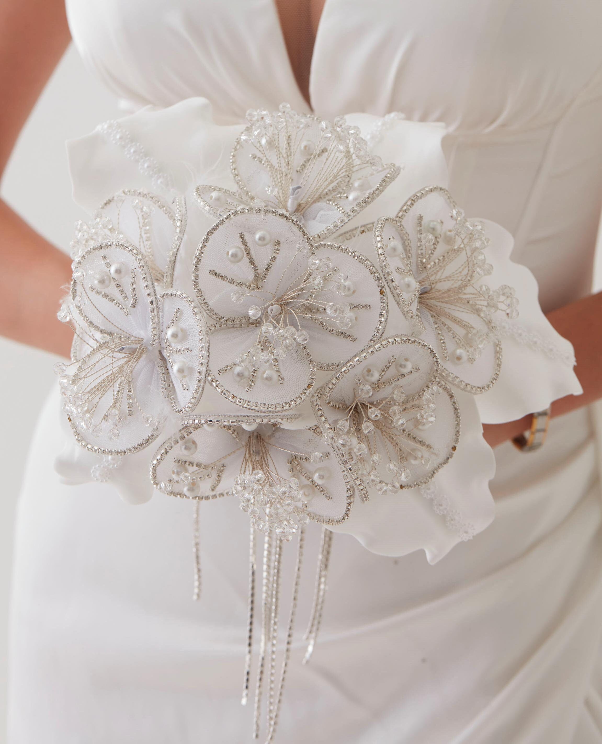 White Flower Bouquet – Ideal for Bridal, Quinceanera, or Proposal – Bridal Port, view 9