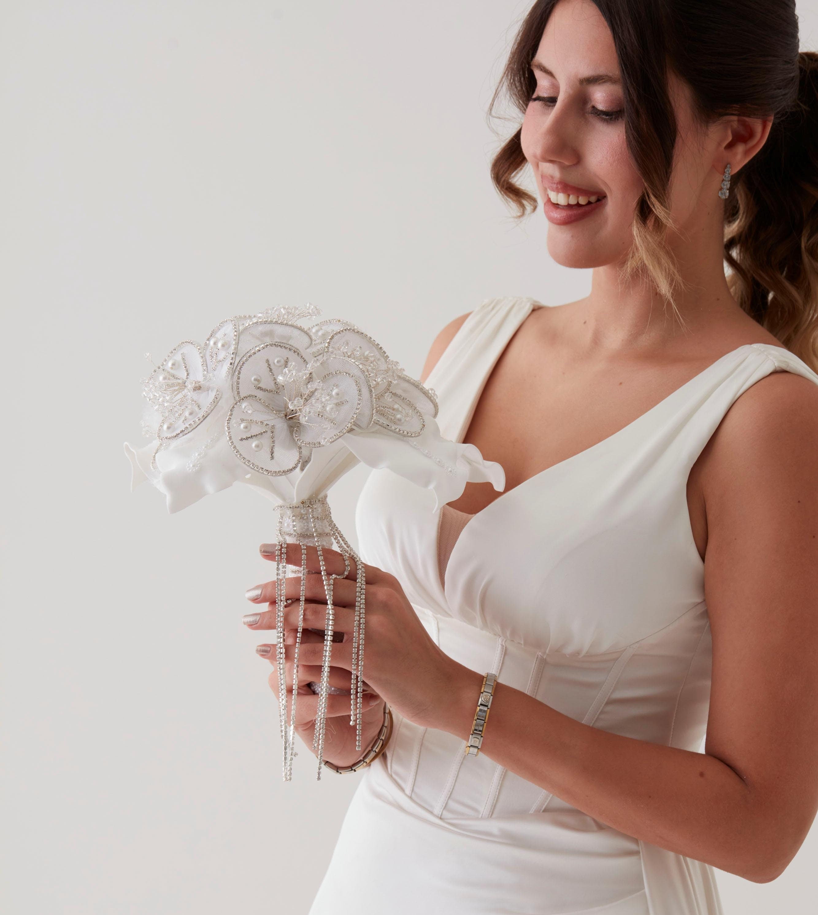 White Flower Bouquet – Ideal for Bridal, Quinceanera, or Proposal – Bridal Port, view 4
