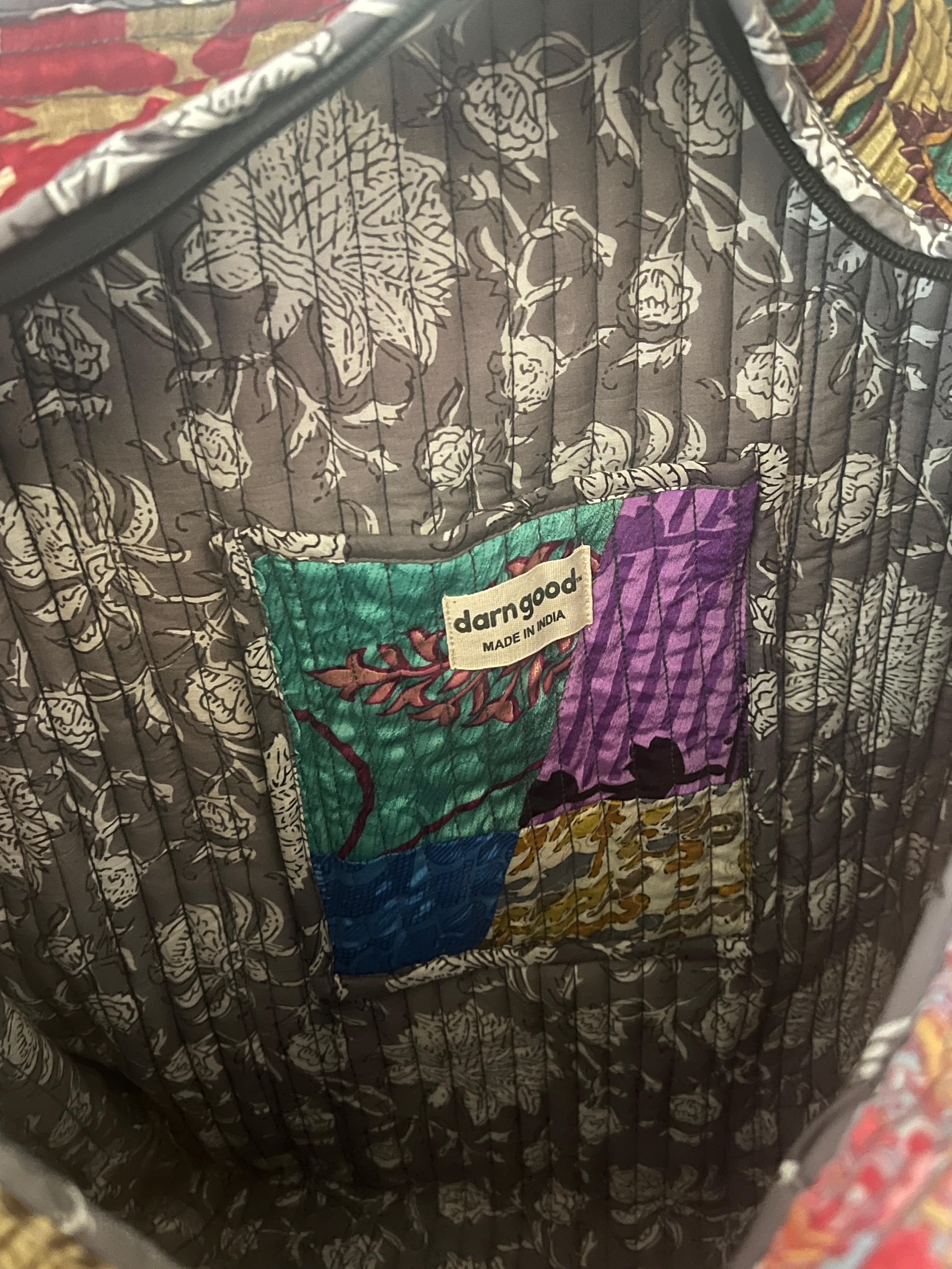 Darn Good Yarn Quilted Cotton Tote — detail shot 8