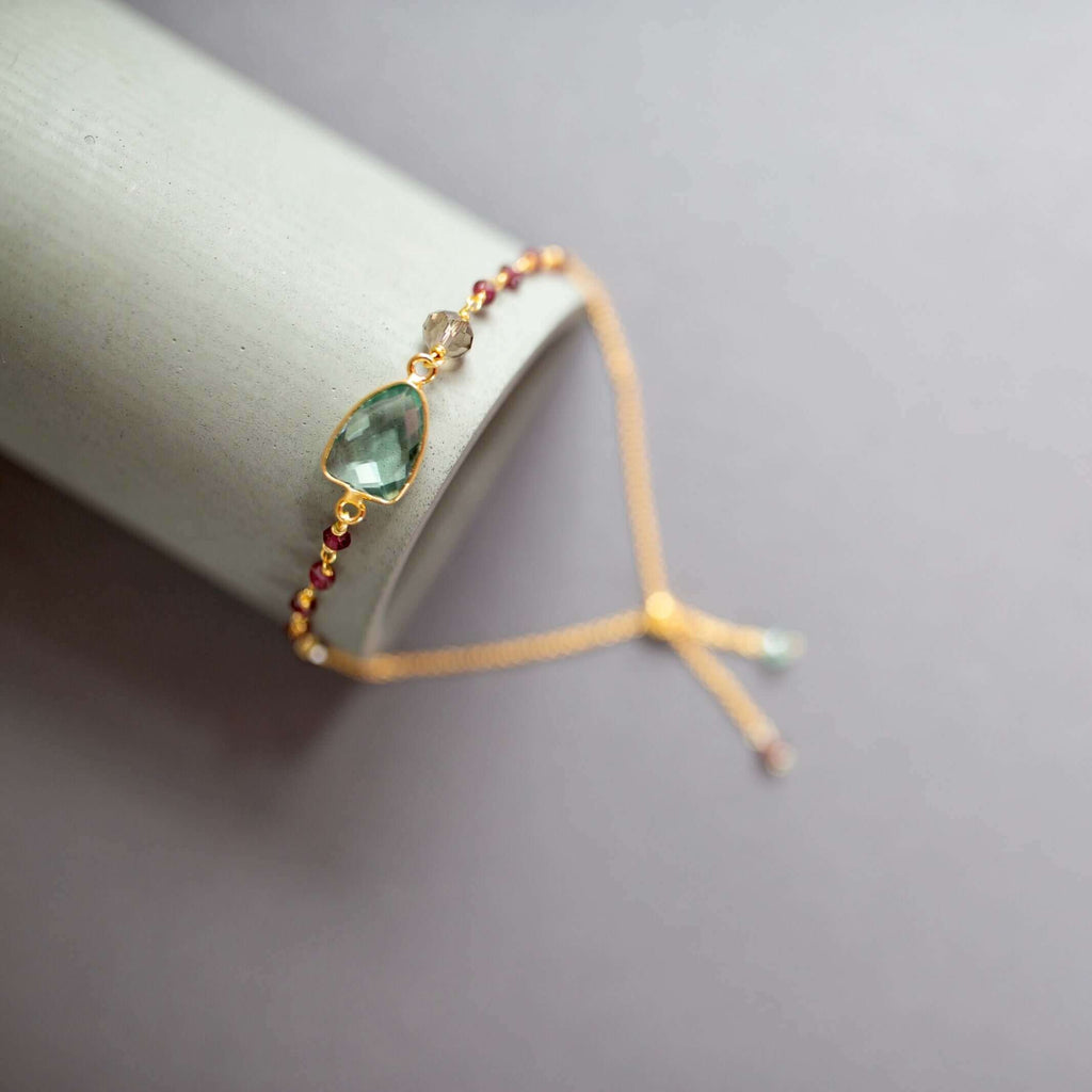 PARKEN JEWELRY Green Amethyst Gold Isla Bracelet — Green detail