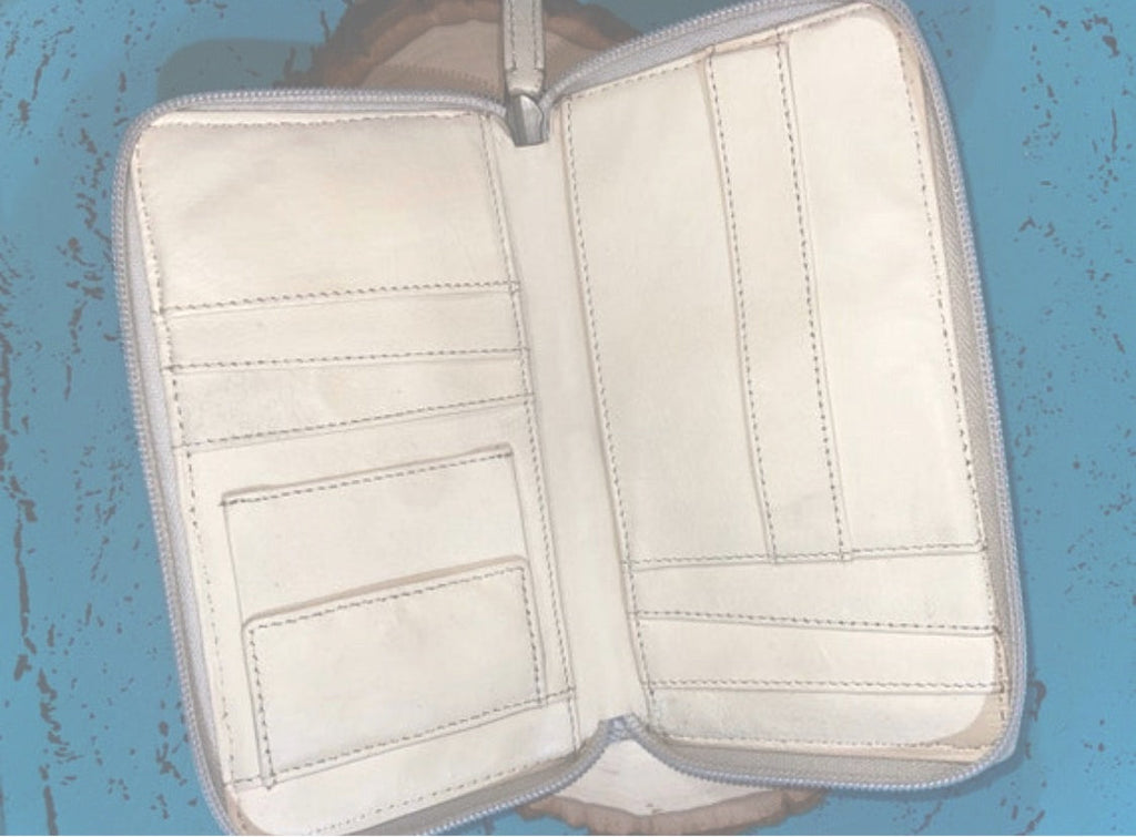 Haute Southern Hyde Daisy's Dukin Cowhide Wallet — construction detail