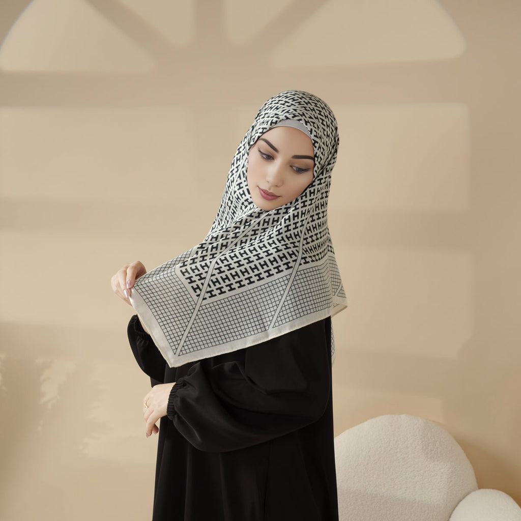 Mariam's Collection Imitation Cashmere Square Hijab (MH091) — detail shot 9