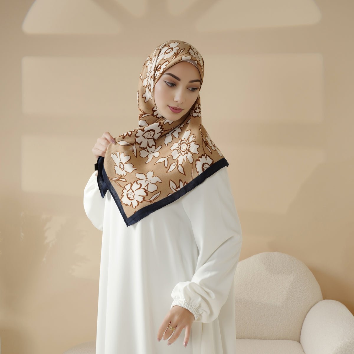 Mariam's Collection Imitation Cashmere Square Hijab (MH091) — detail shot 8