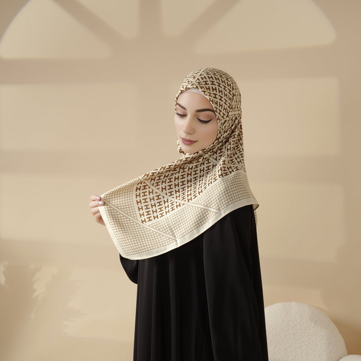 Mariam's Collection Imitation Cashmere Square Hijab (MH091) — detail shot 10