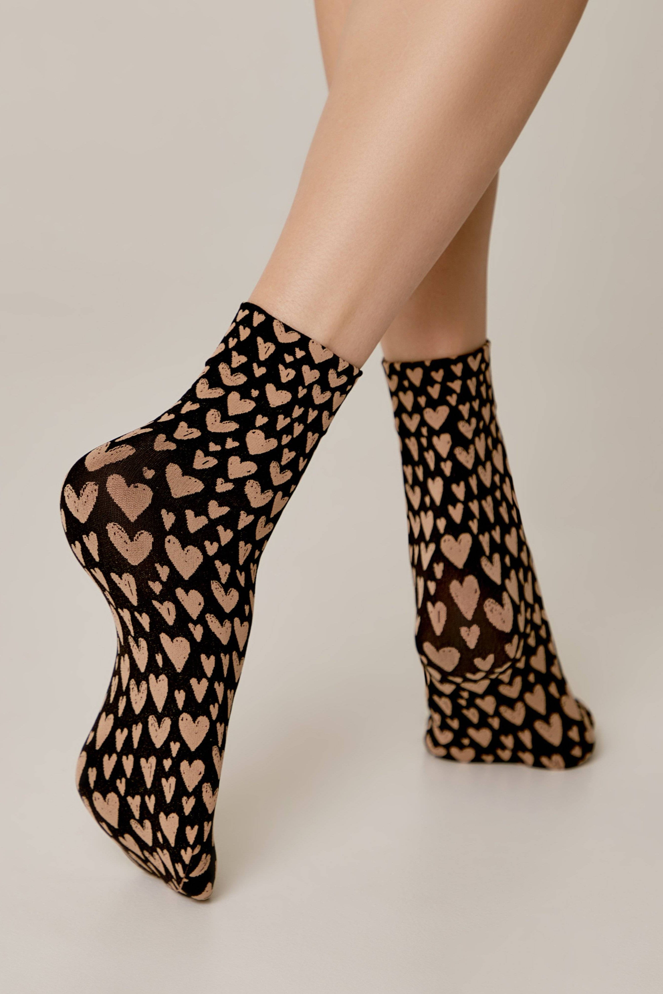 TheRanok.com Socks Conte Fantasy - Heart Pattern — lifestyle context