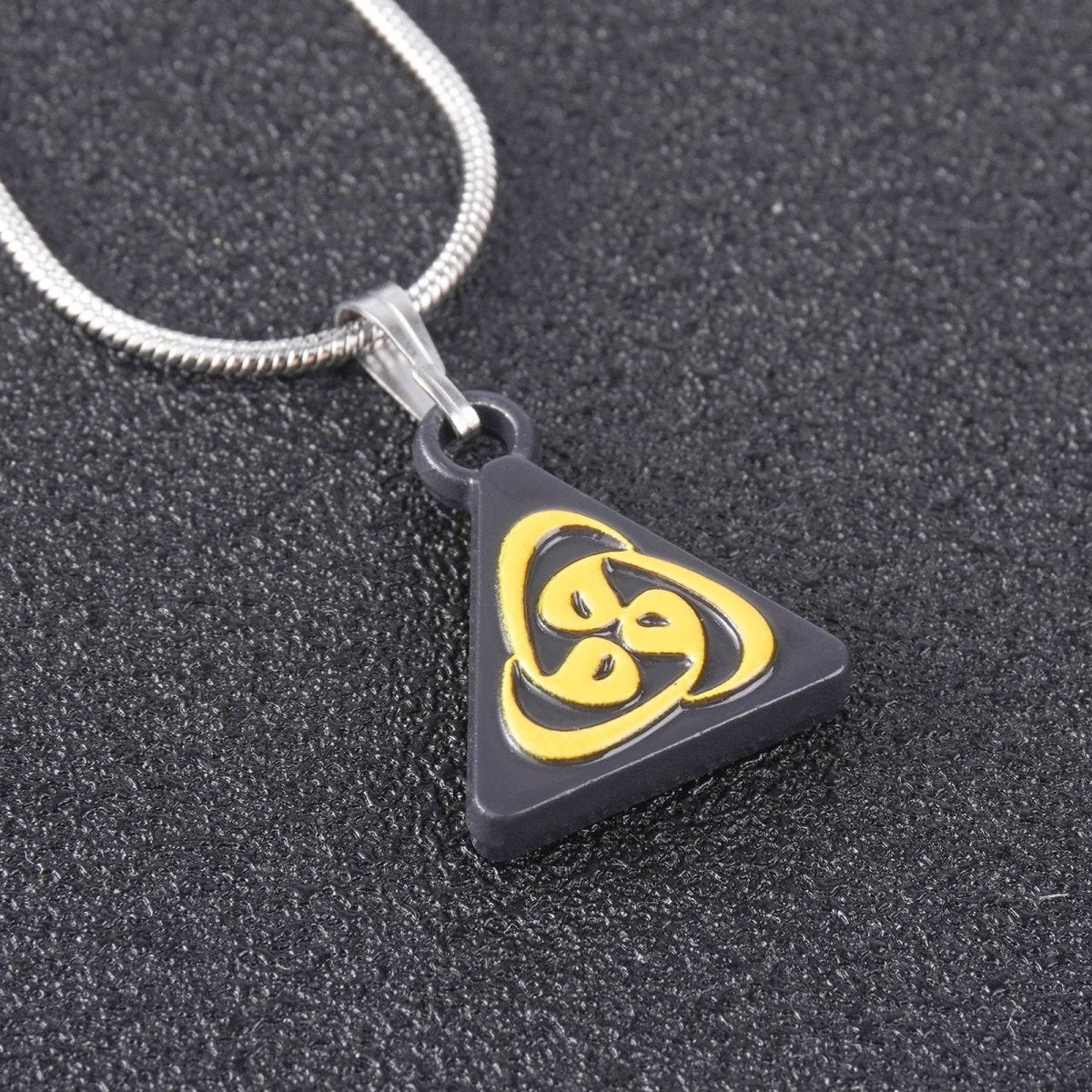 Mariam's Collection Islamic Geometric Pendants | Islamic Charms Pendants Collection (MAC271) — detail close-up