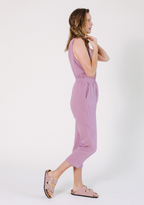 WONENA POPLINEN Jameela Organic Cotton Jumpsuit - Ginger — WONENA branding close-up