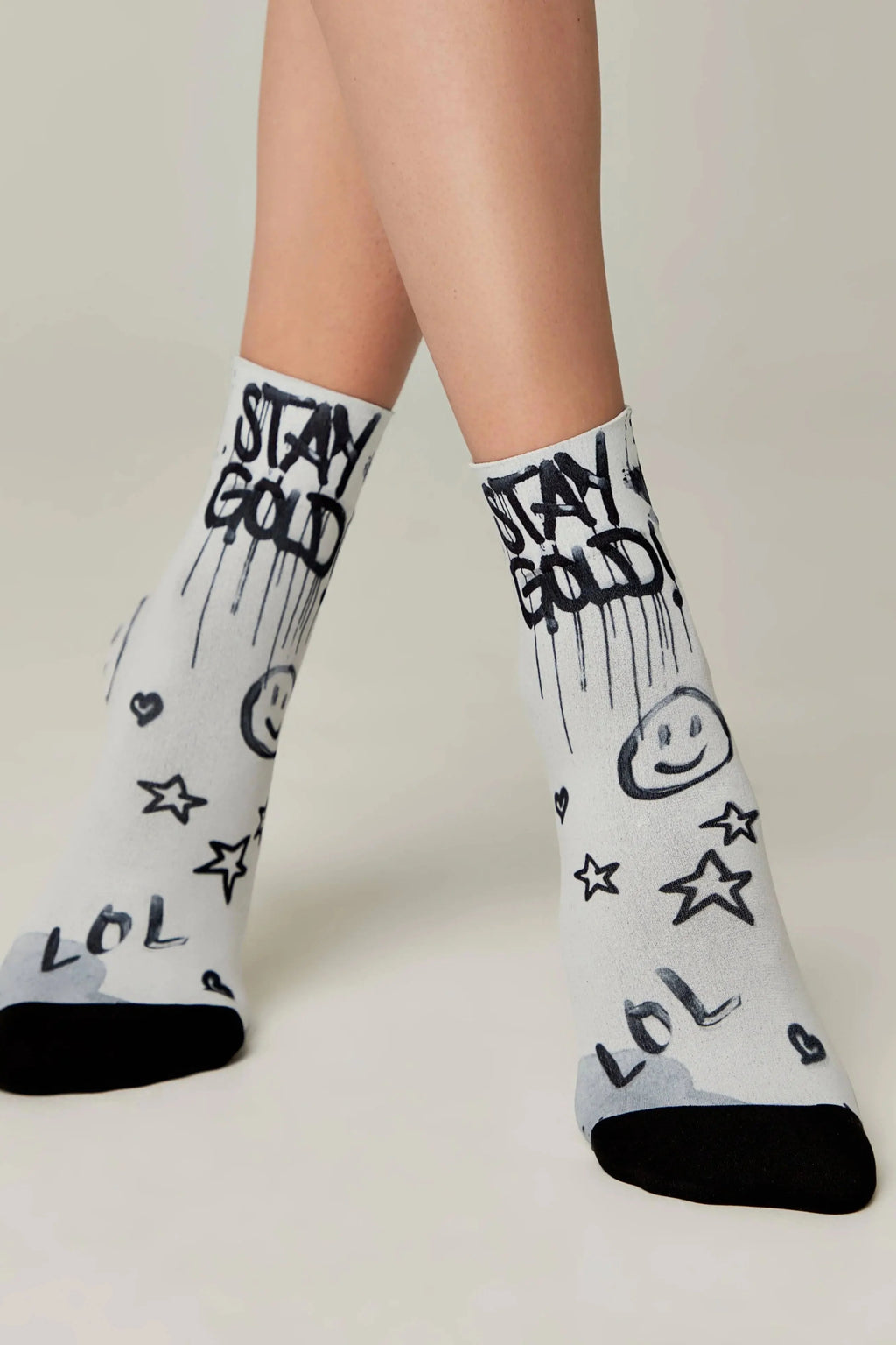 TheRanok.com Socks Conte Fantasy 906 - "Stay" Pattern — detail close-up