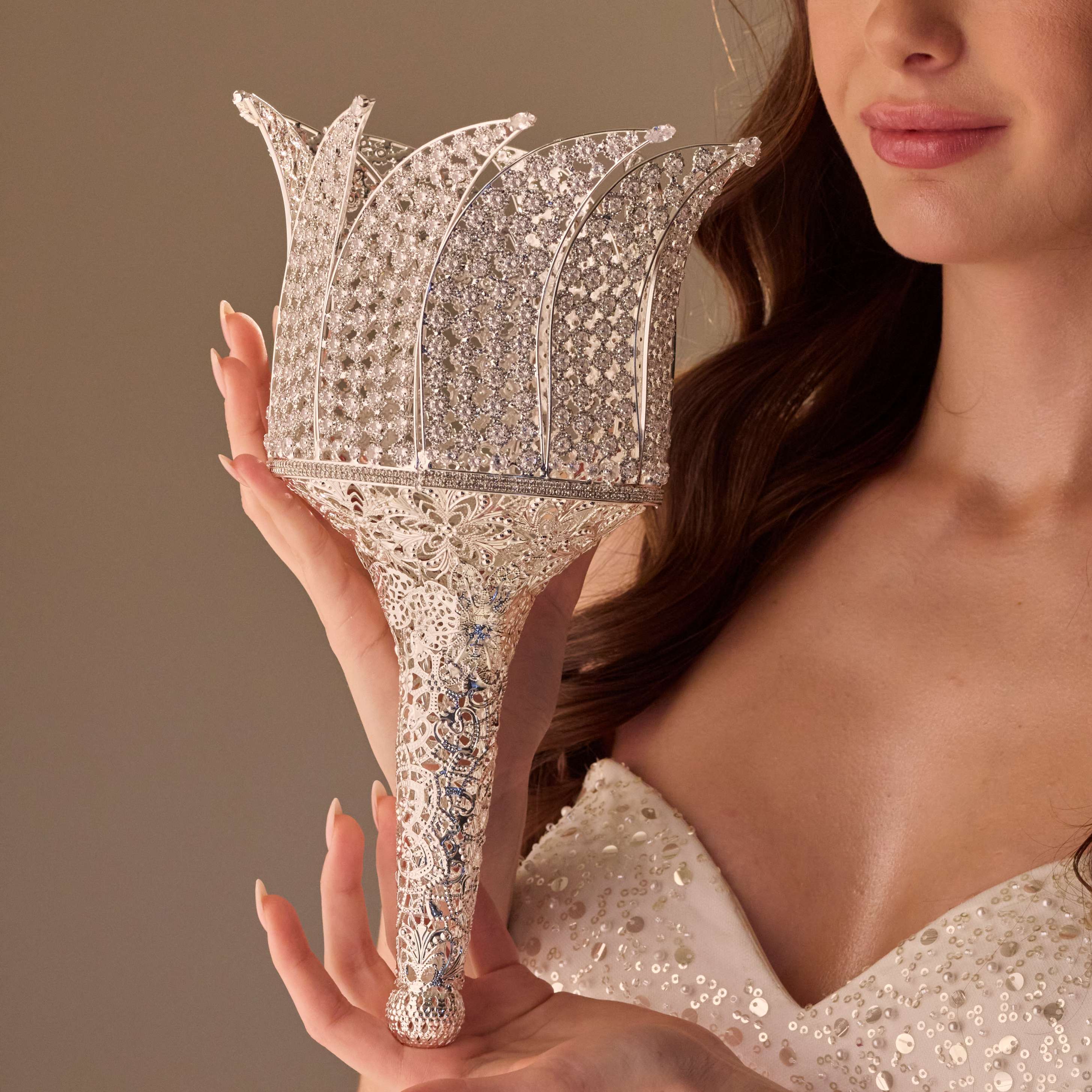 Luxury Quinceañera & Wedding Bouquet Holder – Silver Carved Flowers & Crystal Stones – Bridal Port