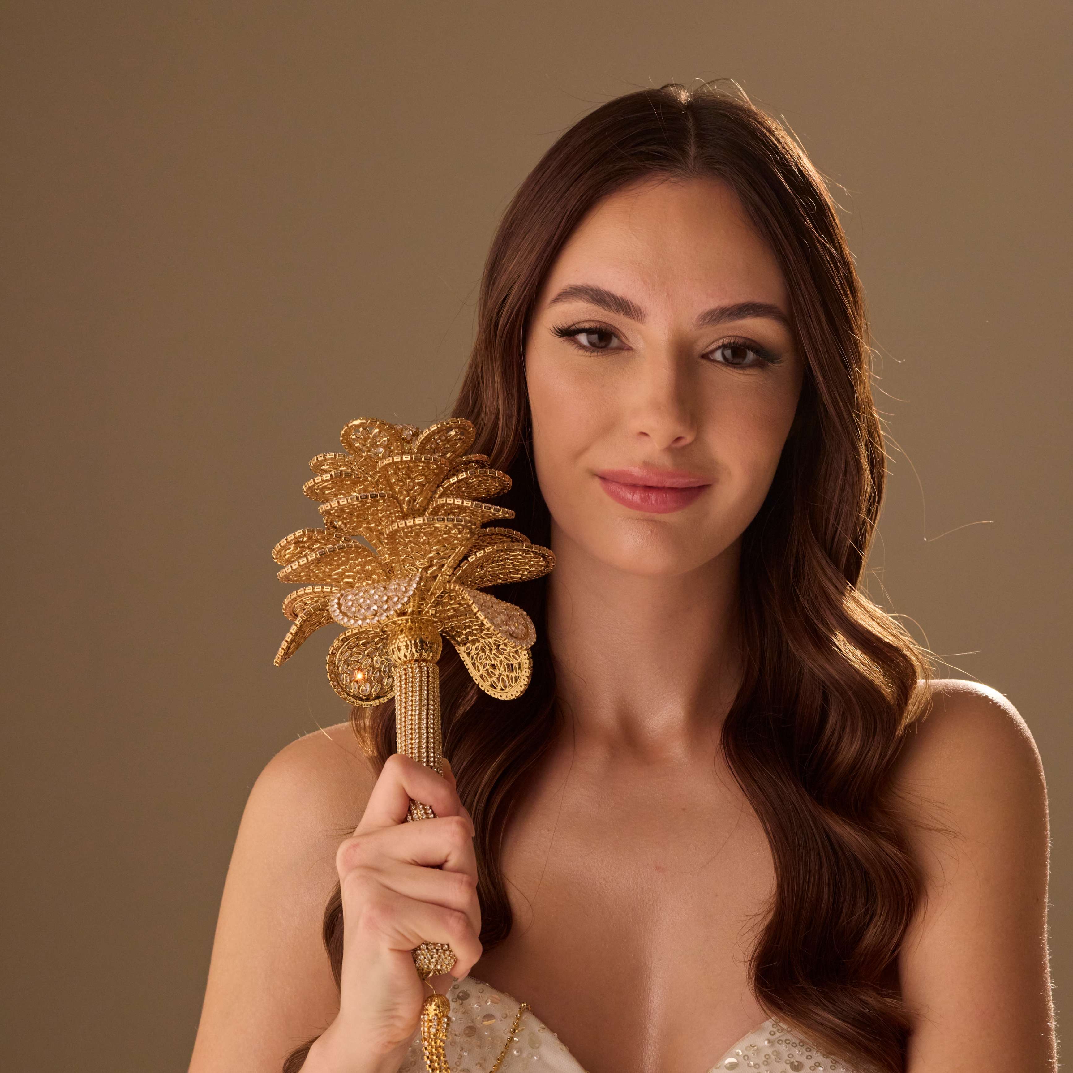Luxurious Gold Quinceañera & Wedding Bouquet – Handcrafted with Crystal Stones – Bridal Port