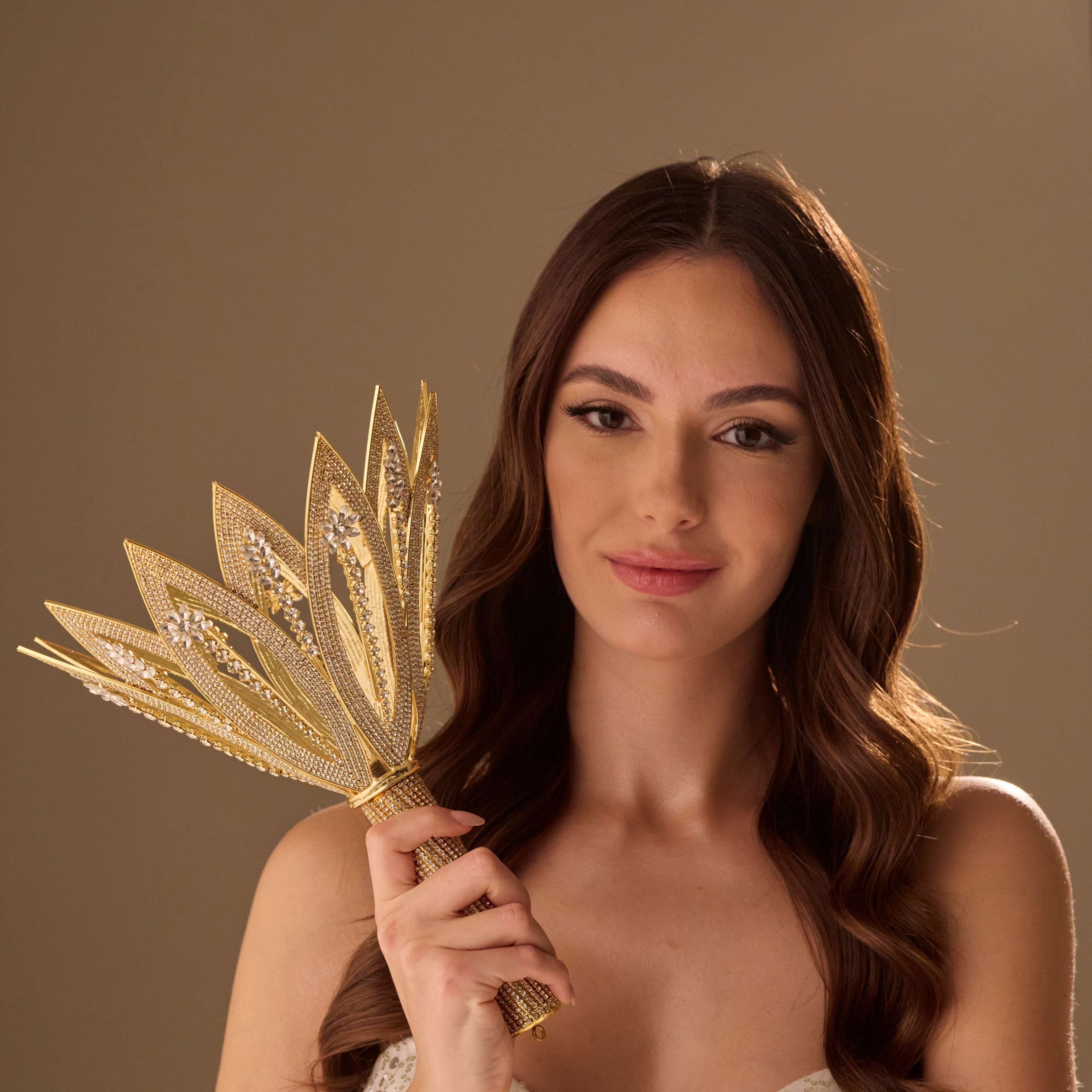 Luxury Gold Quinceañera and Wedding Bouquet Holder – Bridal Port, view 4