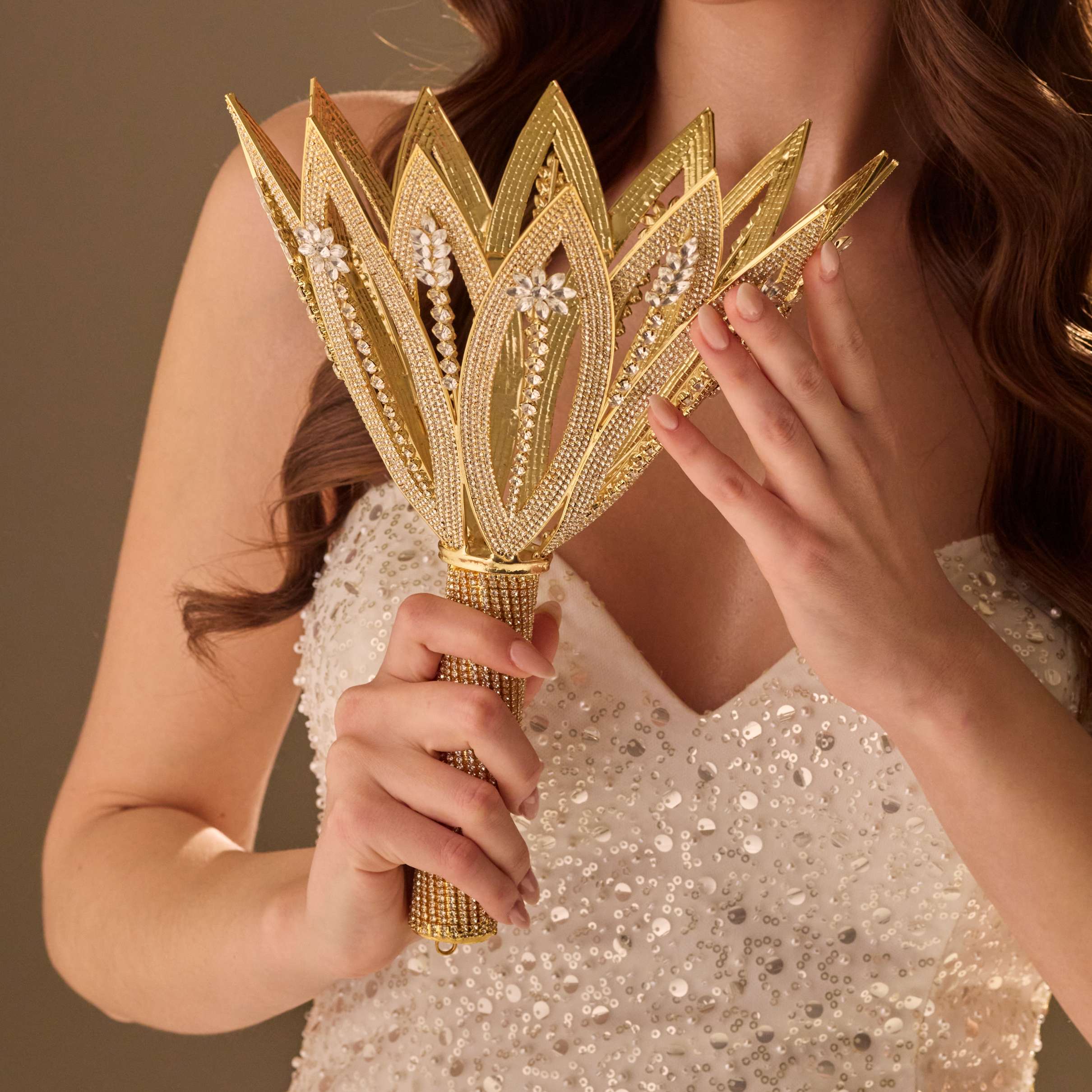 Luxury Gold Quinceañera and Wedding Bouquet Holder – Bridal Port, view 6