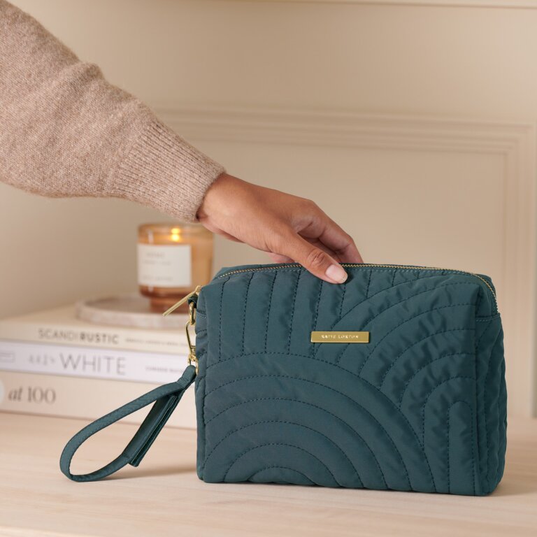 KADOU BOUTIQUE Quilted Maternity Wash Bag With Wristlet — detail close-up