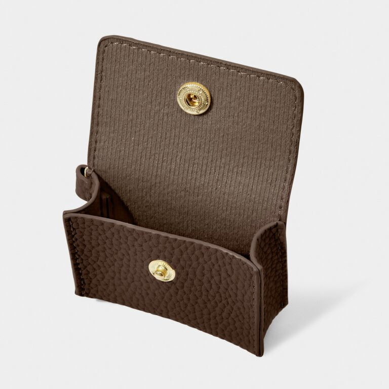 KADOU BOUTIQUE Evie Clip On AirPod Case — comparison shot