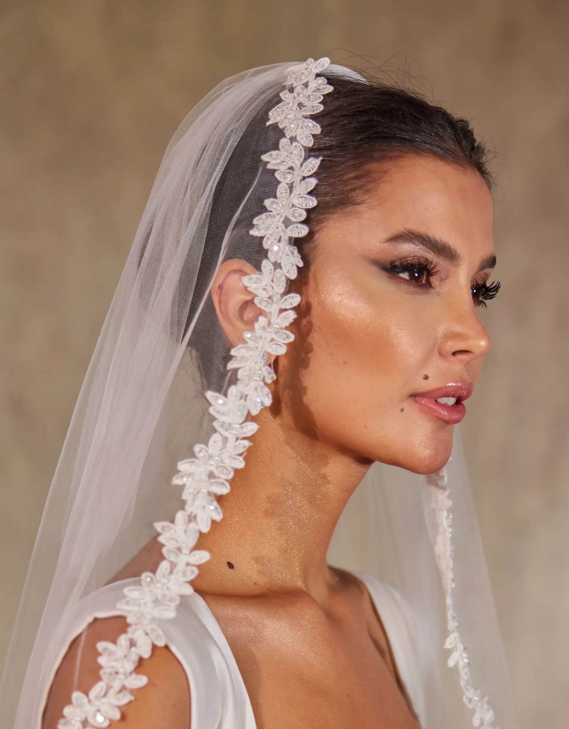 Flower Lace Bridal Veil- D216 – Bridal Port