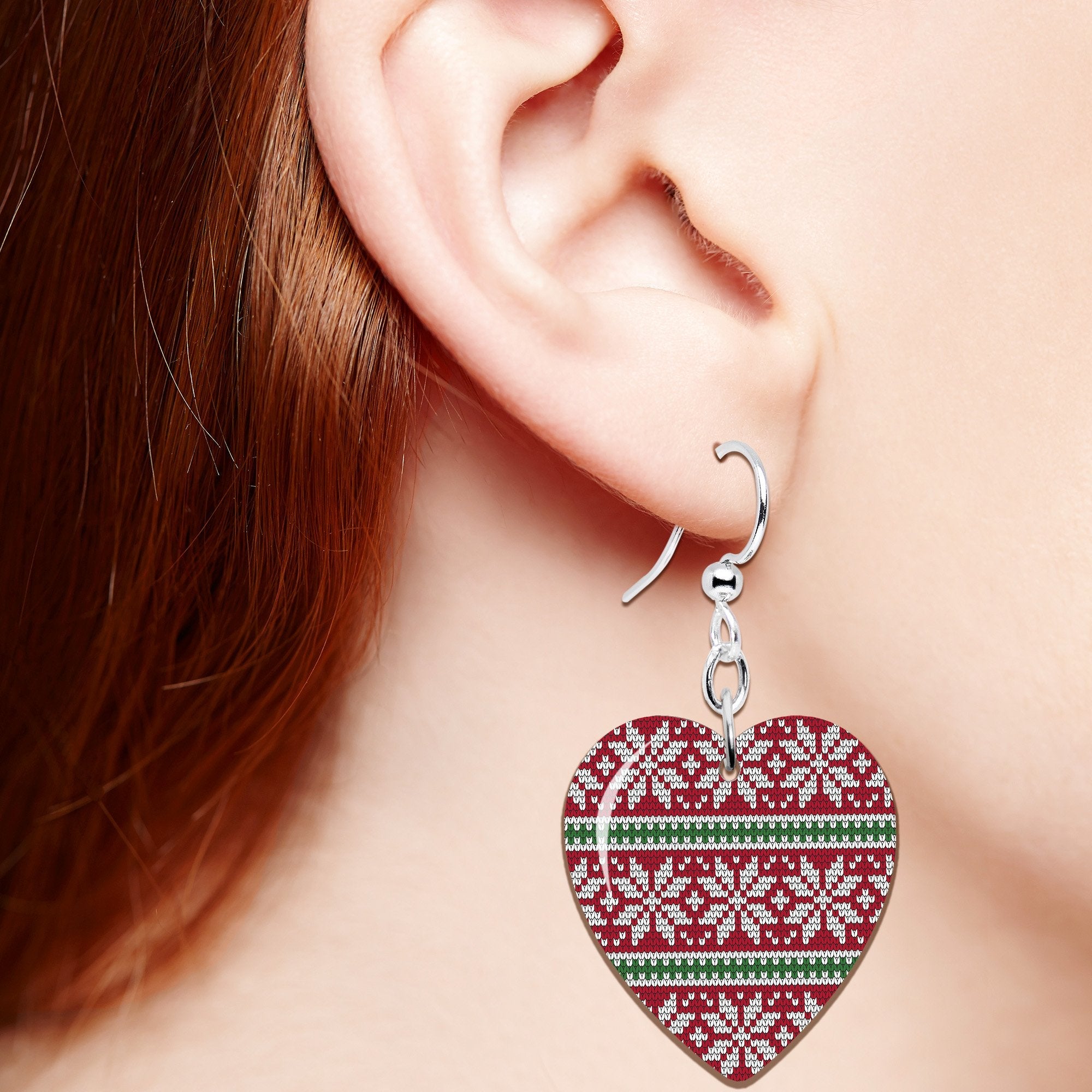 BodyCandy Red Green Christmas Sweater Heart Fishhook Dangle Earrings — detail and construction