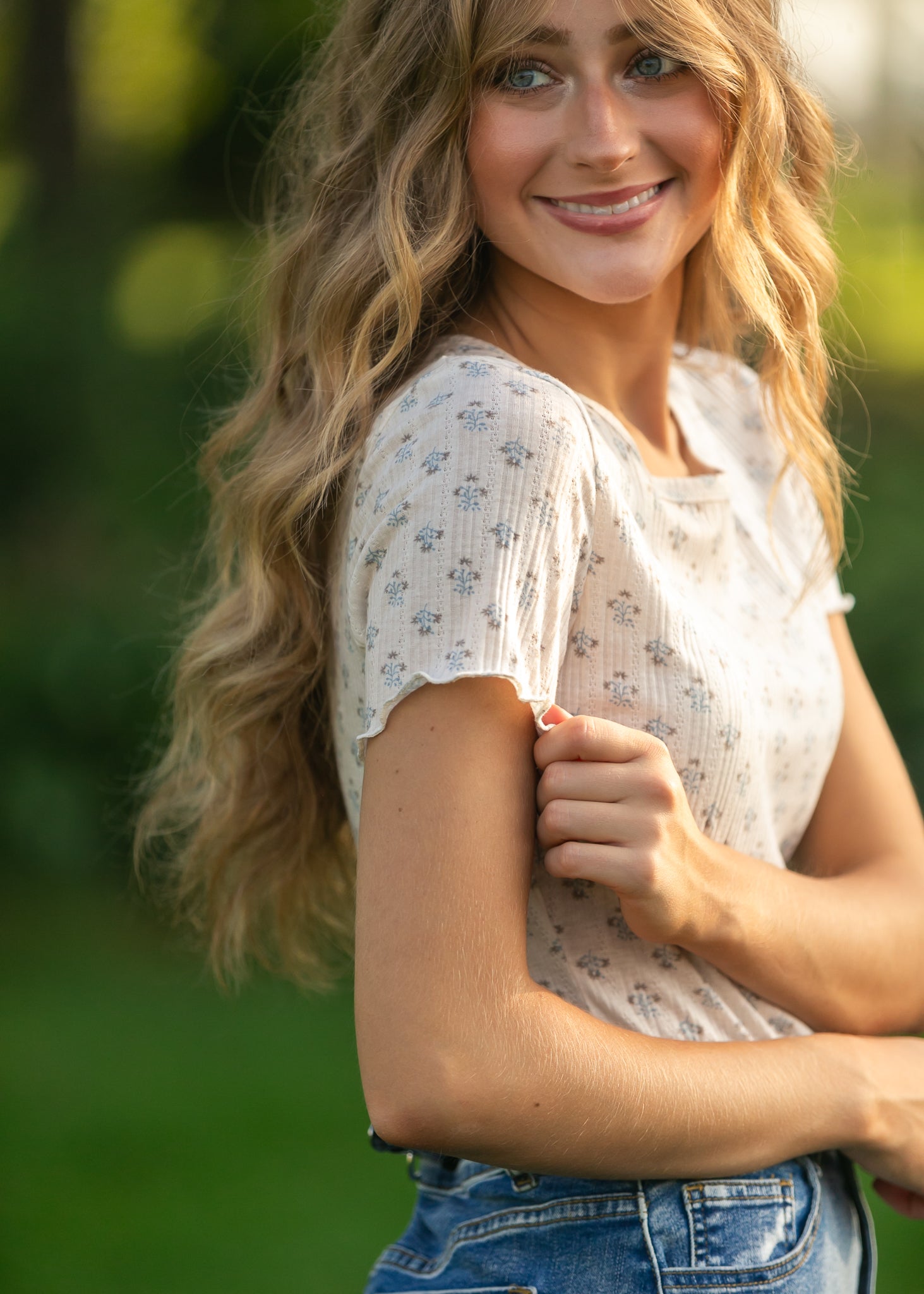 Inherit Co. Larza Blue Floral Lettuce Hem Top — feature highlight