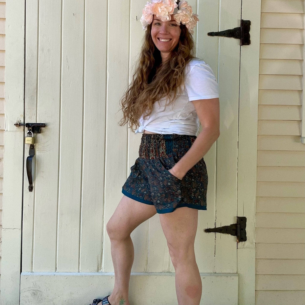Darn Good Yarn Laurel Canyon Lounge Shorts — detail shot 8