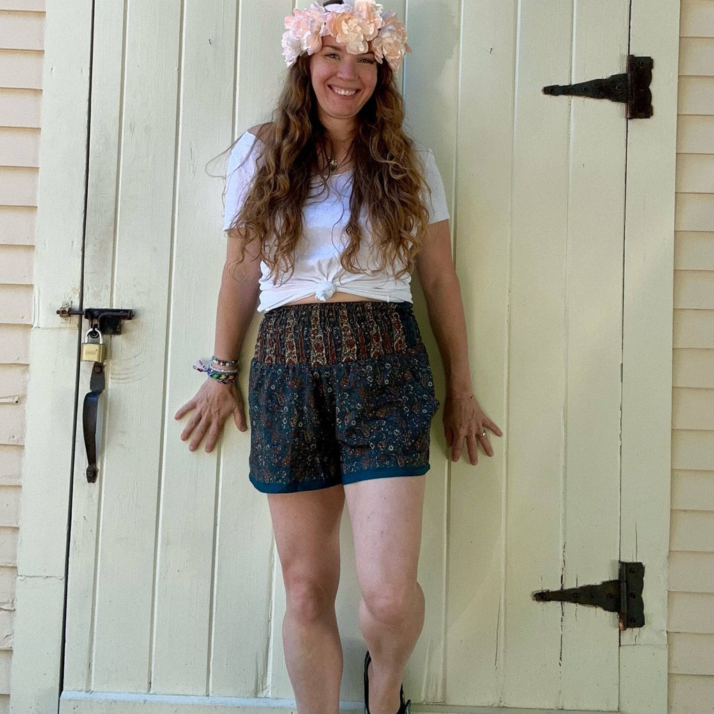 Darn Good Yarn Laurel Canyon Lounge Shorts — detail shot 9