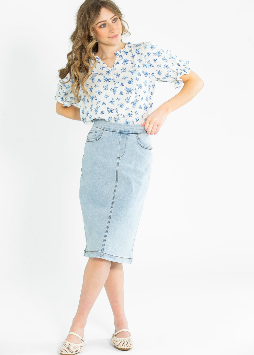 Inherit Co. Laurel V-neck Floral Short Sleeve Top — color detail