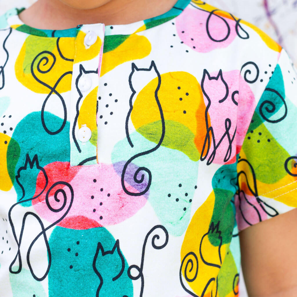 Princess Awesome & Boy Wonder "Purr-casso" Art Cats Henley Short Sleeve Tee — Short Sleeve detail