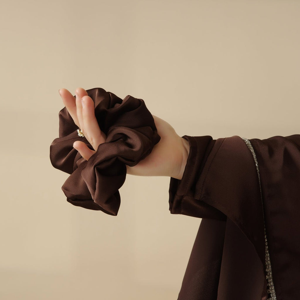 Mariam's Collection Luxury Satin Abaya With Diamond Tassels Belt,  6-Piece Set (MOA041) — packaging