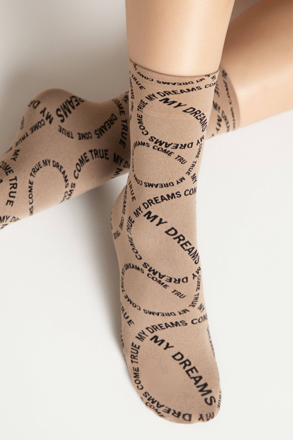 TheRanok.com Dense Socks Conte Fantasy - Knitted "My dreams" Design — feature highlight