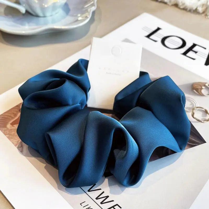 Mariam's Collection Mariam's Collection MAC011 hijab scrunchies，satin hair accessories — detail close-up