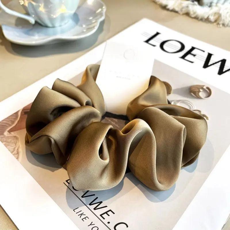 Mariam's Collection Mariam's Collection MAC011 hijab scrunchies，satin hair accessories — comparison shot