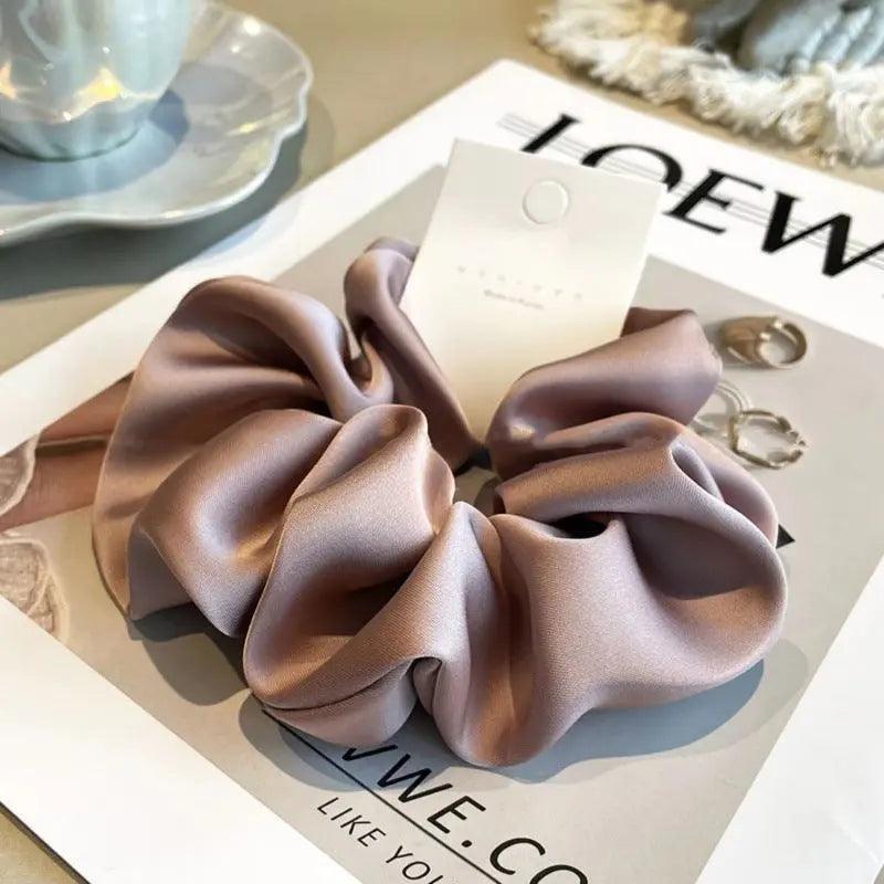 Mariam's Collection Mariam's Collection MAC011 hijab scrunchies，satin hair accessories — fabric or material detail