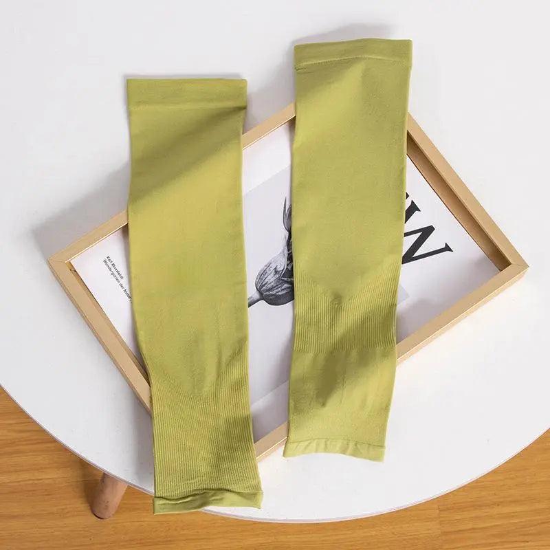 Mariam's Collection Mariam's Collection MAC021 Solid Color Sun-proof Handsocks — product on model
