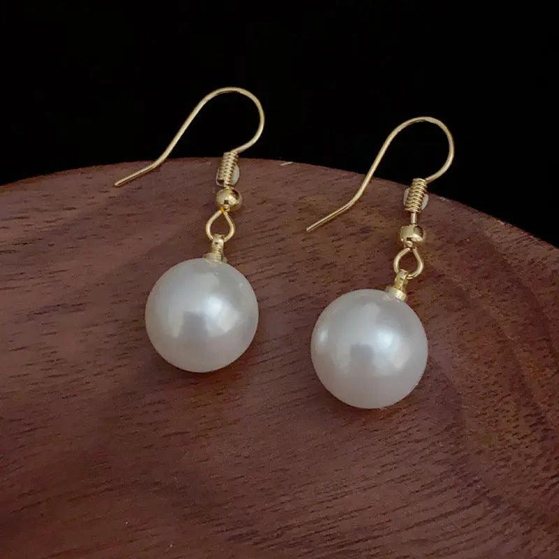 Mariam's Collection Mariam's Collection MAC055 Natural Freshwater Pearl Stud Earrings — product category context