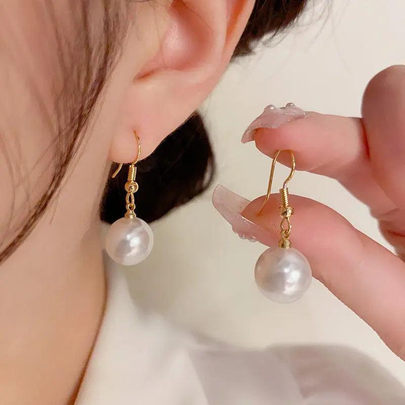 Mariam's Collection Mariam's Collection MAC055 Natural Freshwater Pearl Stud Earrings — construction detail