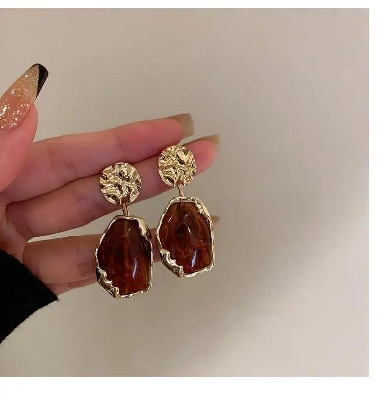 Mariam's Collection MAC065 Needle Pendant  Vintage Geometry Acrylic Earrings — detail shot 6