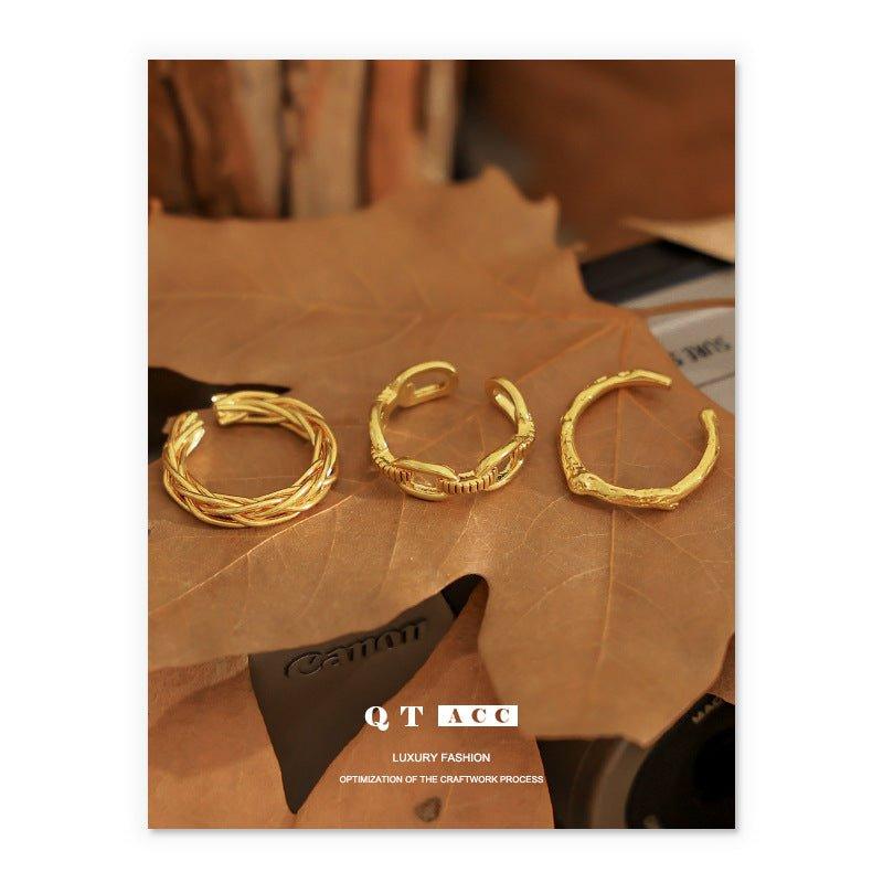 Mariam's Collection MAC094 High Color Retention Vacuum Eelectroplating Retro Simple Ring — Mariam's Collection branding close-up