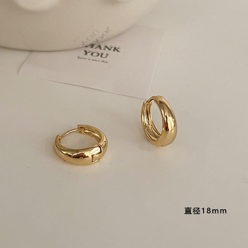 Mariam's Collection MAC096 925 sterling silver needle high-end French style earrings — silver detail