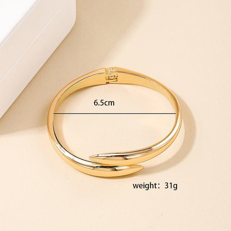 Mariam's Collection MAC098 Personalized Opening Simple Women's Bracelet — Mariam's Collection branding close-up