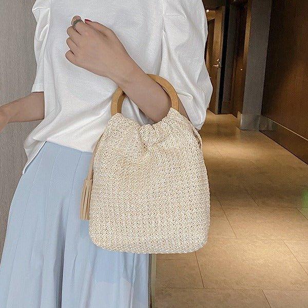 Mariam's Collection MAC132 Fashionable Straw Simple Beach Tassel Bucket Bag — construction detail