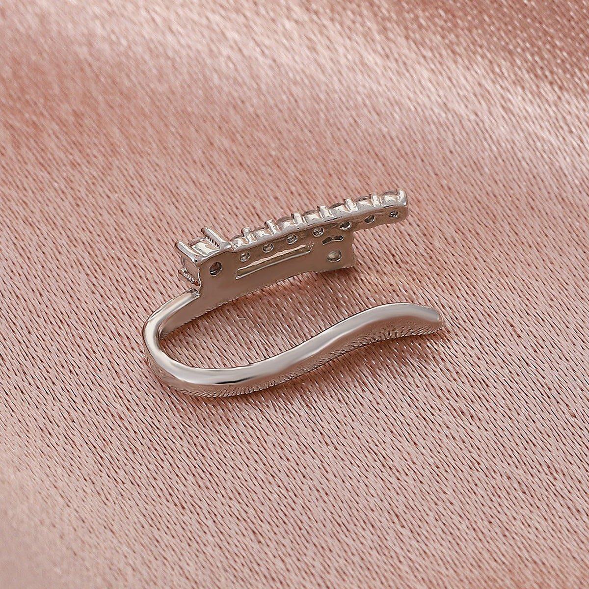 Mariam's Collection MAC134  Non-Puncture T-Shape Micropaved Zirconia Nose Ring — detail shot 7
