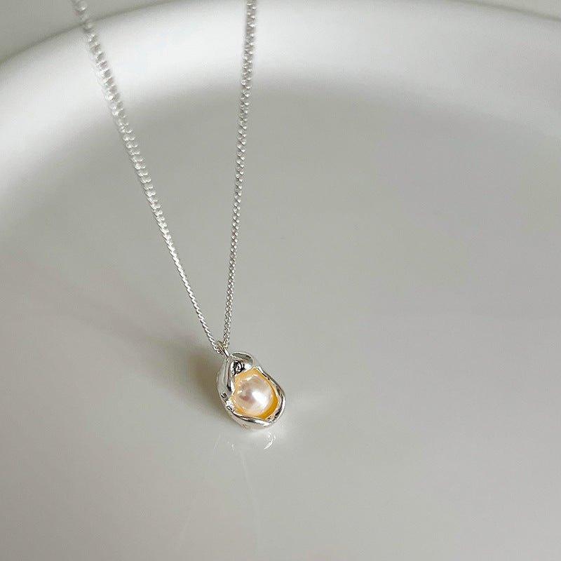 Mariam's Collection Mariam's Collection MAC136 High-end Pendant Pearl Necklace — lifestyle worn / used context