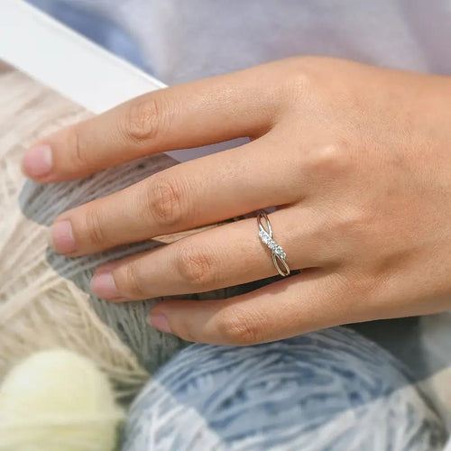 MAC162 Simple Micropaved Cross Hollow Ring