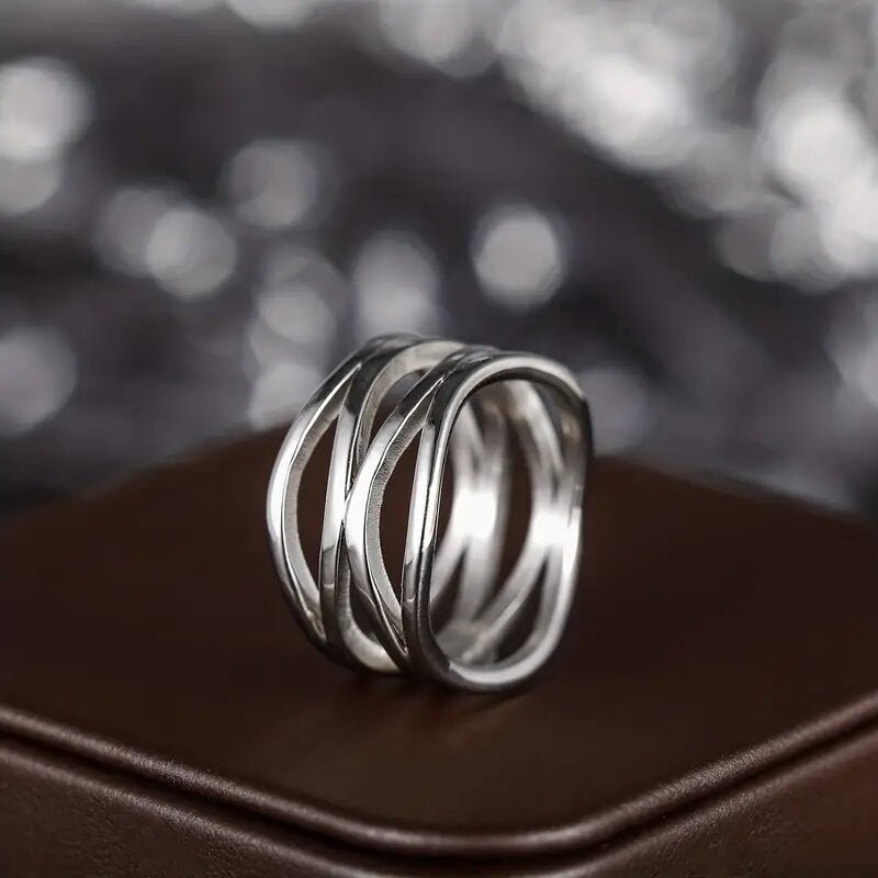 Mariam's Collection Mariam's Collection MAC166 Simple Geometric Lines Hollow Ring — lifestyle worn / used context