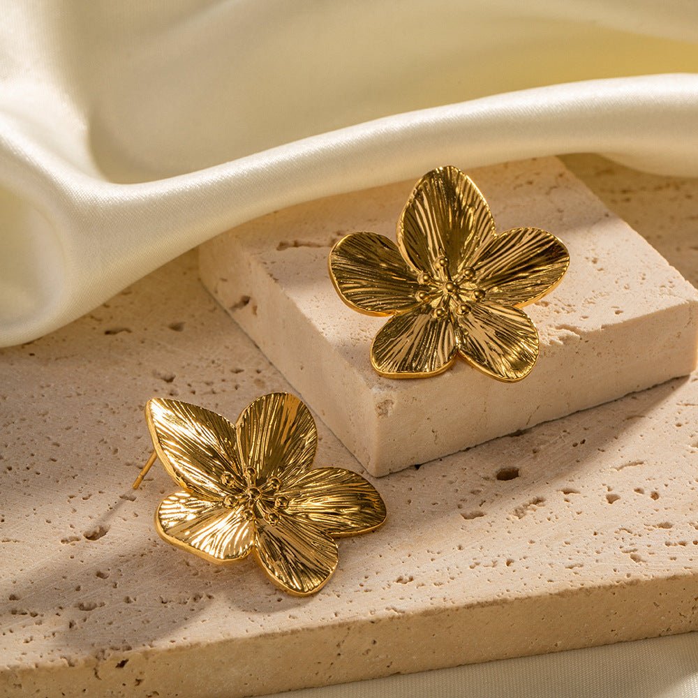 Mariam's Collection Mariam's Collection MAC170 Retro Simple Alloy Flower Stud Earrings — main product shot