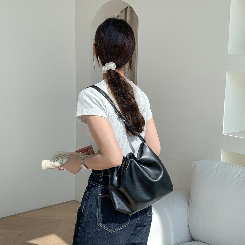 Mariam's Collection MAC180 High-End Pleated PU Leather All-Match Tote Bag — fabric or material detail