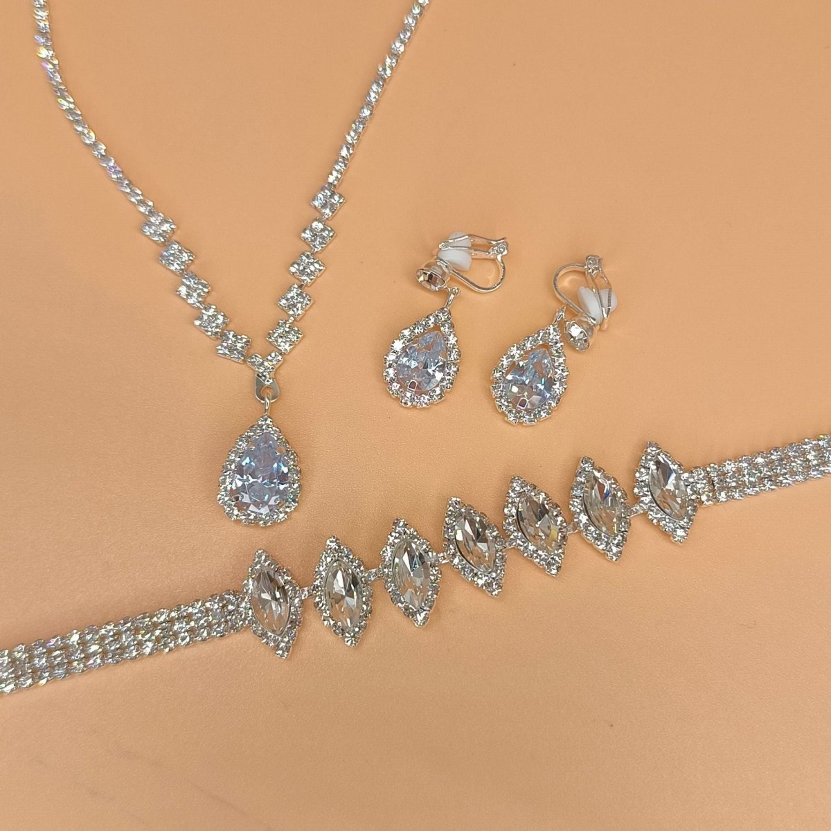 Mariam's Collection MAC181 Brilliant Full Diamond Zircon Drop Necklace And Earrings — detail shot 10