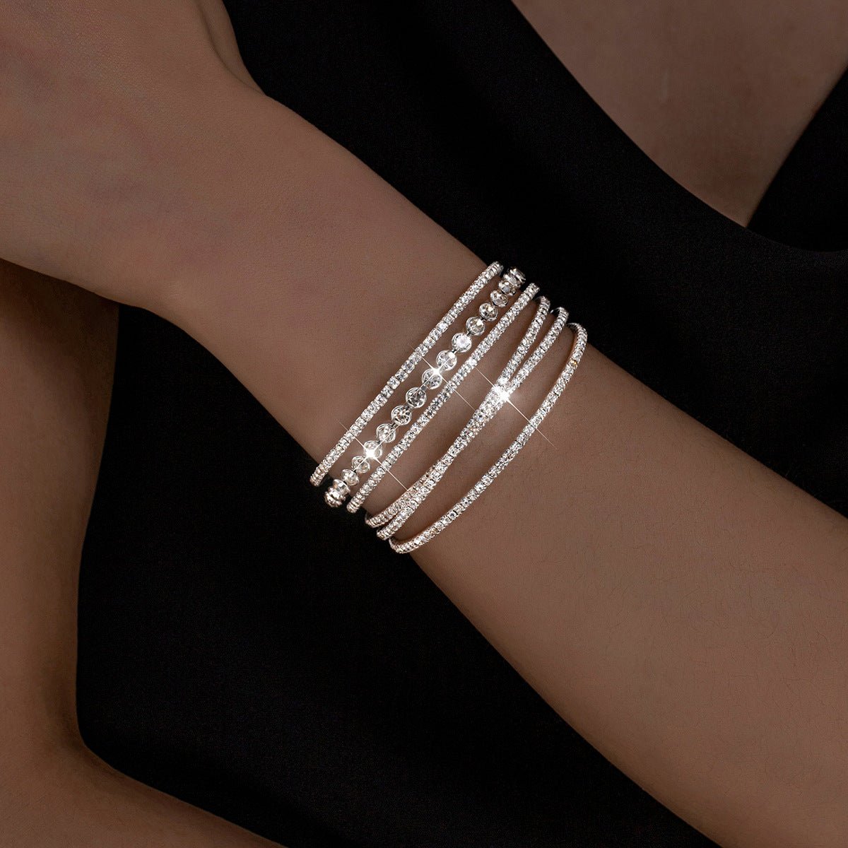 Mariam's Collection MAC184 Fashionable Rhinestone Stretch Diamond Bracelet — construction detail