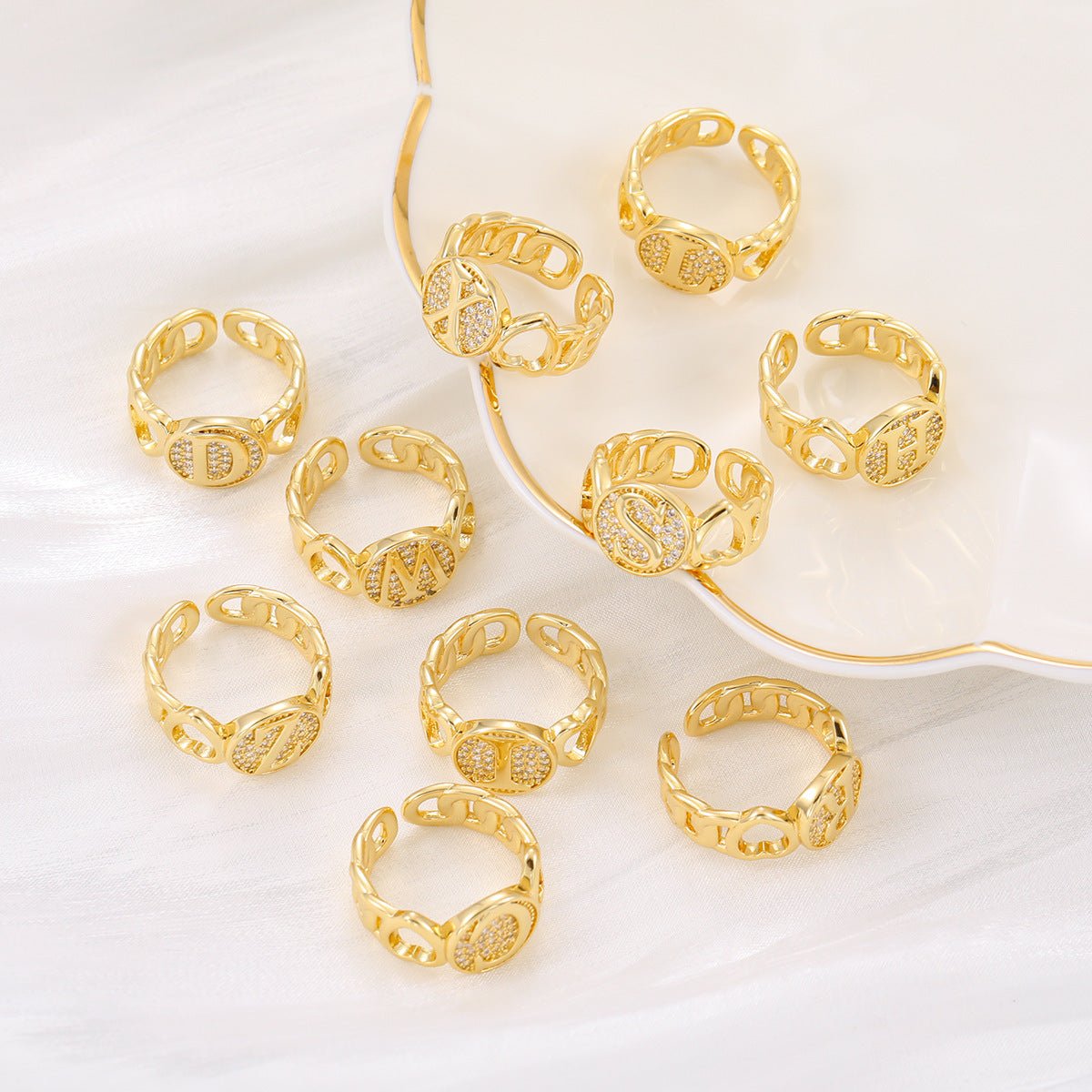 Mariam's Collection MAC186 Copper Set With Zircon 18K Real Gold Love Glossy Letter Ring — main product shot