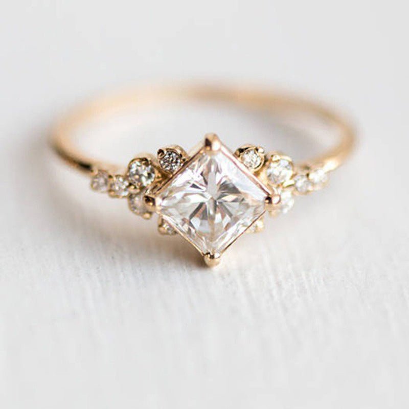 Mariam's Collection Mariam's Collection Luxurious Square Zirconia Ring(MAC196) — construction detail